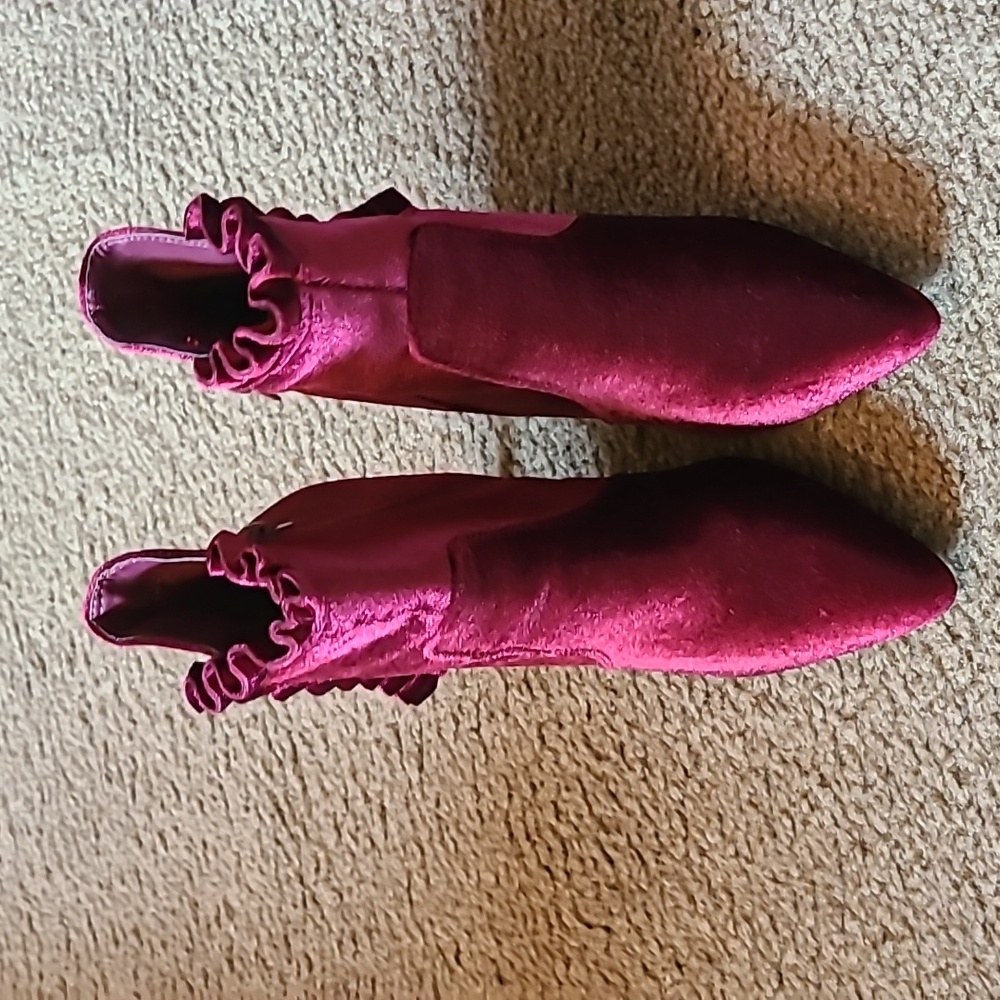 Beautiful, Beautiful, Beautiful Burgundy Velvet Bootie!!